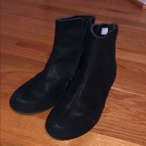 Black Crackle Almeria Leather Ankle Boot